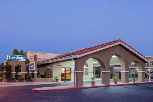 Travelodge by Wyndham Hemet CA image 18